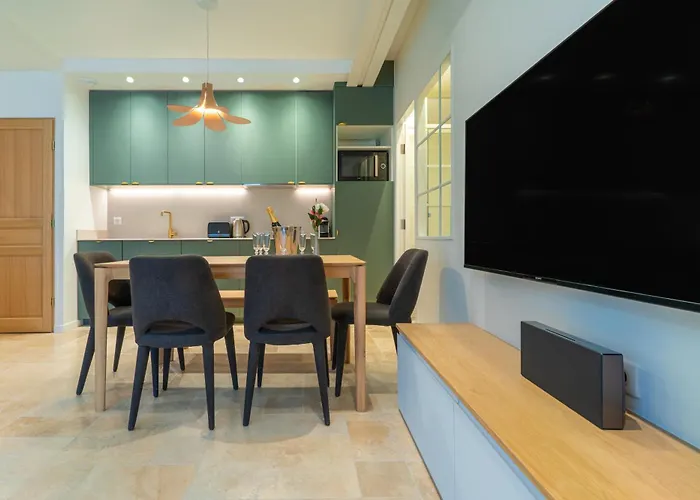 Louvre Montorgueil Apartment Paris, France