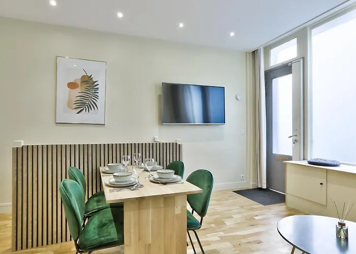 Cosy Appartement - Eiffel Tower Paris, France