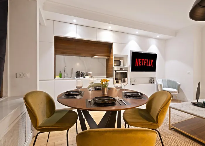 Appartement Quartier Arc De Triomphe 4 Free Netflix Paris, France