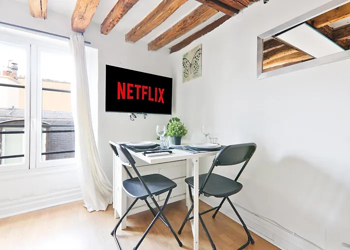 Studio Quartier Saint-Michel Notre-Dame 4 Free Netflix Paris, France