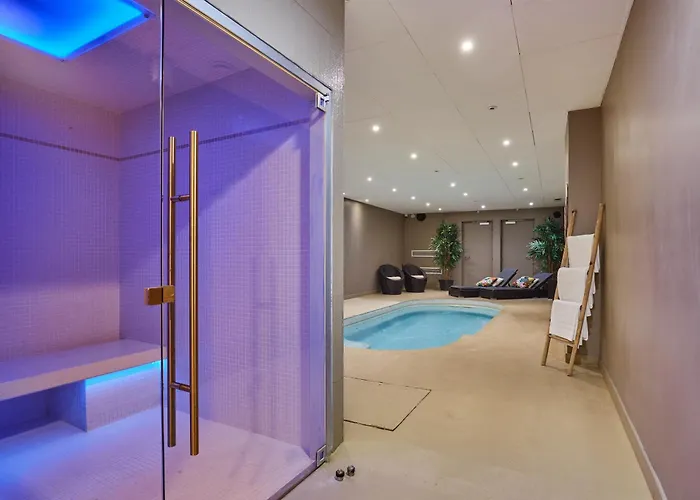 Appart'Hotel Odalys City - Paris XVII, France