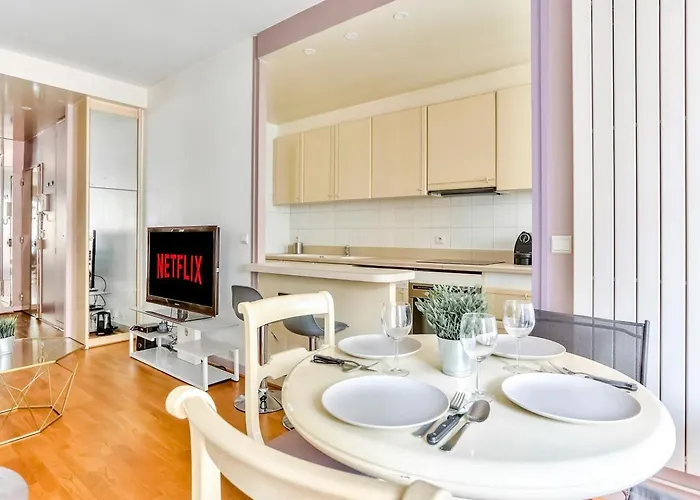 Appartement Quartier Arc De Triomphe Free Netflix Parigi, Francia