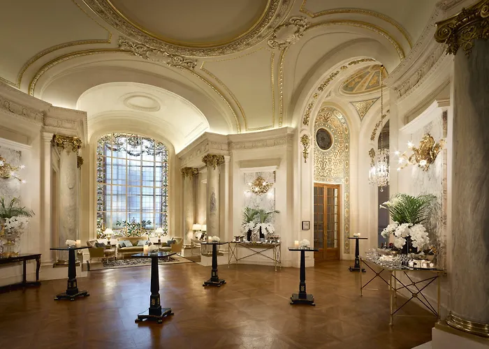 Shangri-La Париж, Франція