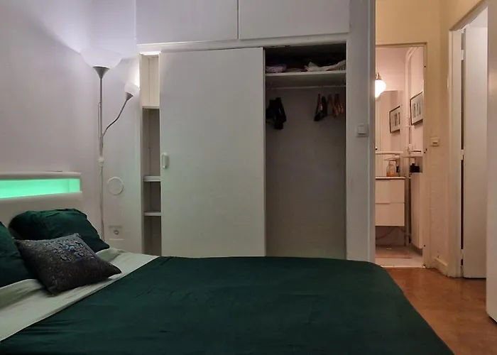 Chambre Pour 4 Chez Rihani Pres De La Tour Eiffel París, Francia