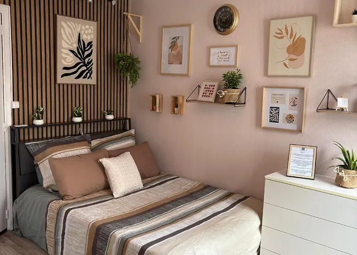 Studio charmant à Place de Clichy Parigi, Francia