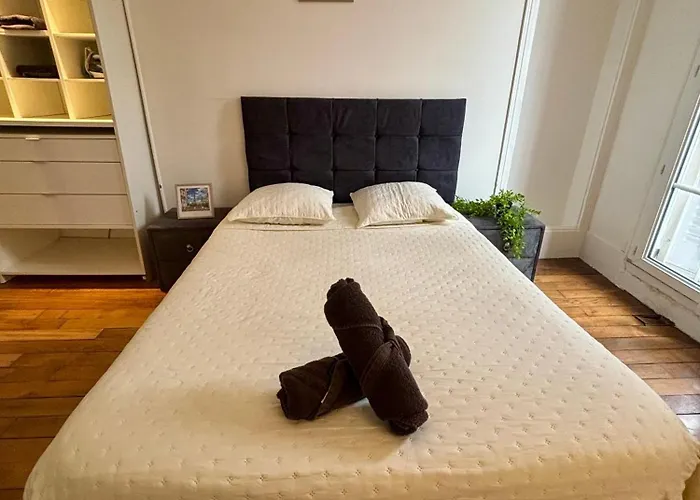 Appartement Tour Eiffel Lecourbe Parigi, Francia
