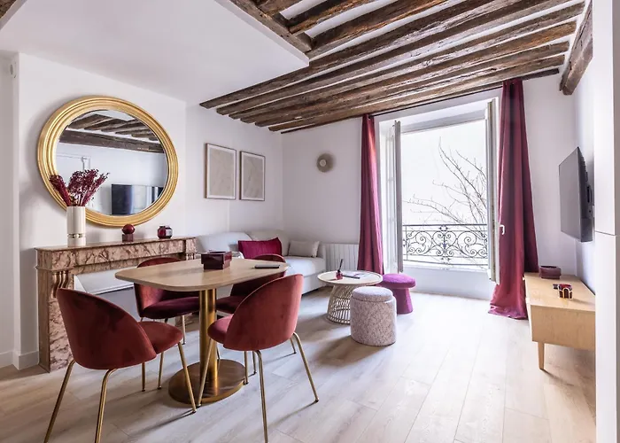Luxury Newly Renovated 4 stars Prestige Apartment , Panthéon Area, Central Parigi, Francia