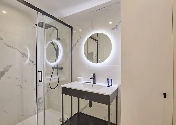 Apartment Center Of Paris By Studio Prestige, Francia