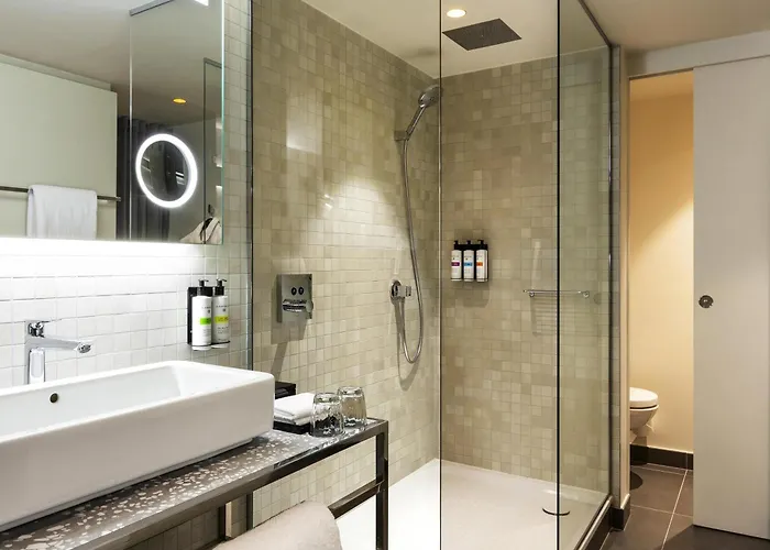 Pullman Paris Montparnasse Hotel, Prancis