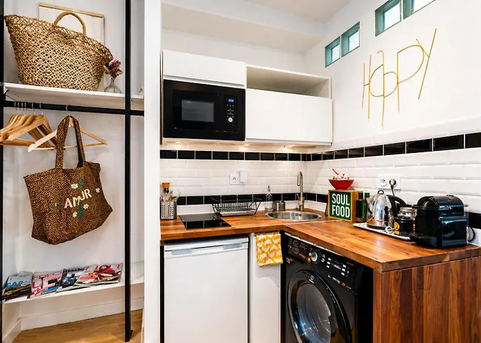 Charming Studio With Terrace Near Eiffel Tower Paris, France