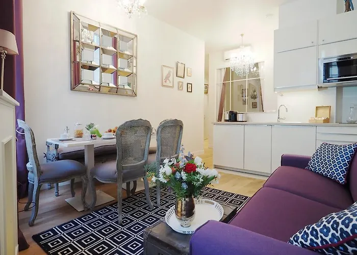 Louvre Opera Private Apartment Paris, France