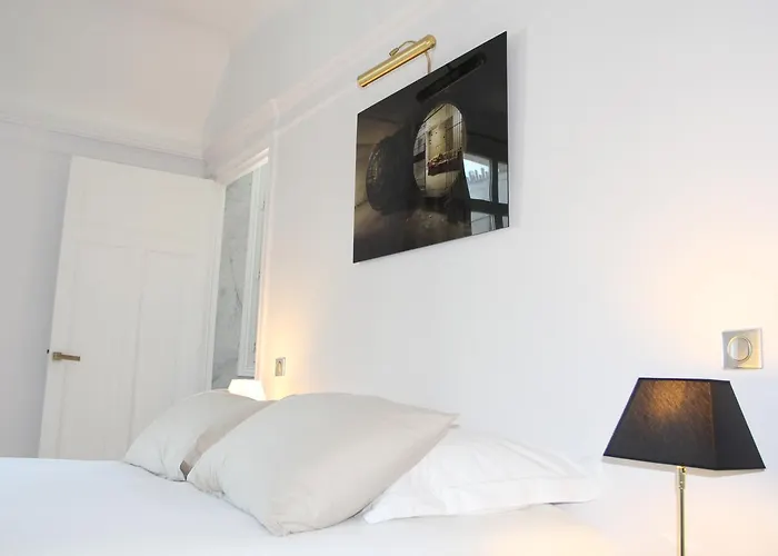Appartement Champs Elysees Paris, France