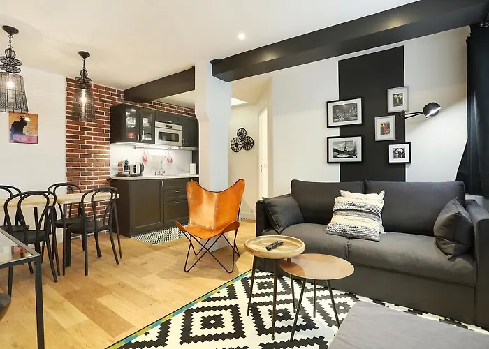 Rent A Room - Residence Blanche Parigi, Francia