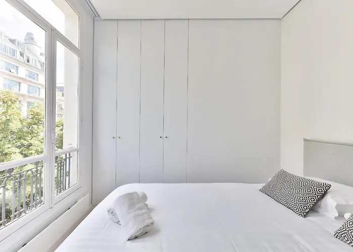 126 - Urban Amazing 3Br Montorgueil