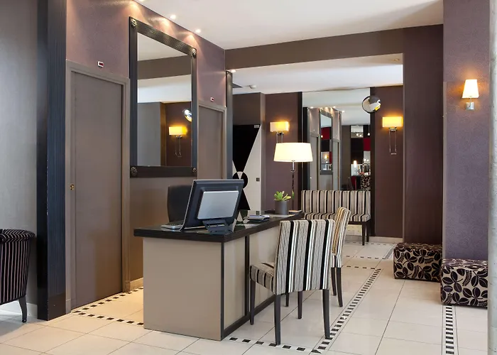Hotel Eiffel Seine