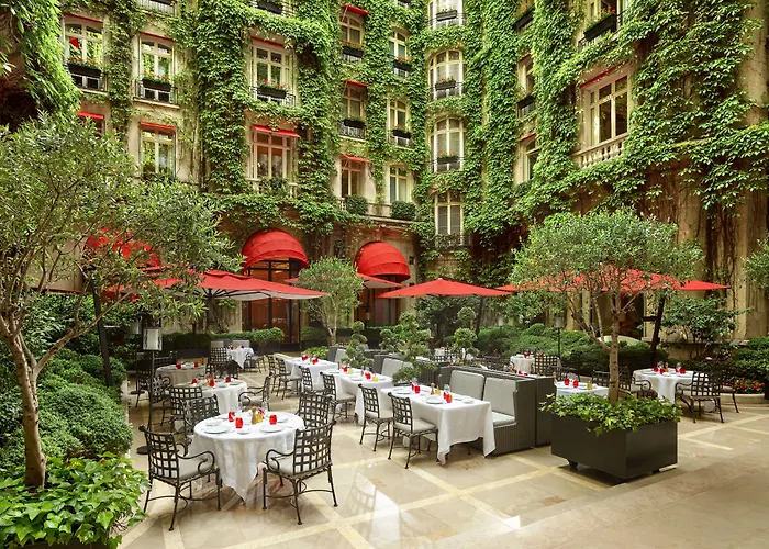 Hotel Plaza Athenee - Dorchester Collection