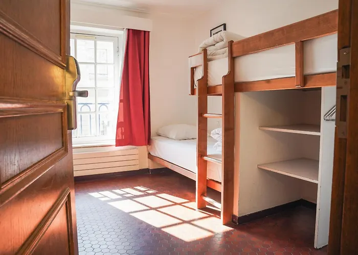 Mije Marais Hostel